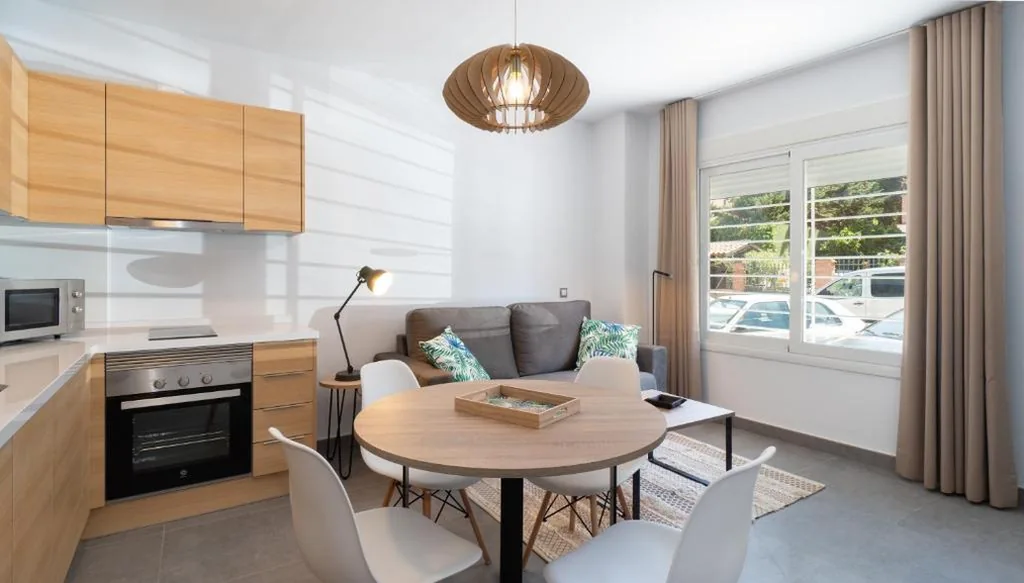 Appartement op de begane grond — Sur Suites La Dorada, centricos soleados a pocos metros de la Playa y con Parking Opcional