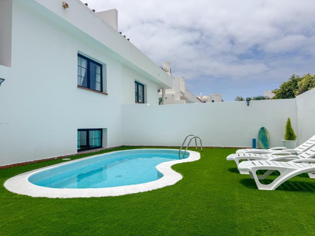 Surf and Stay House