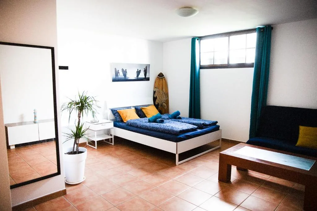 Camera doppia Standard con bagno in comune — SURF DREAM Surfhouse