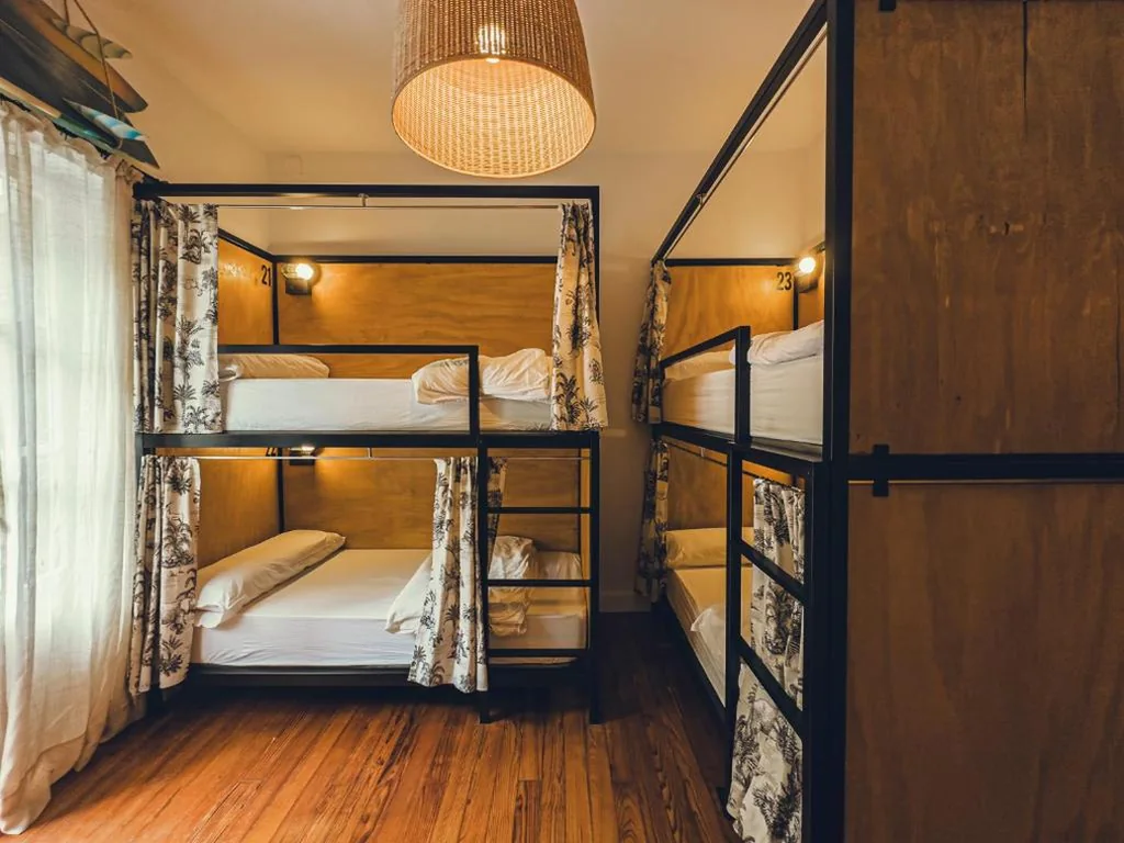 Bed in gedeelde slaapzaal met 4 bedden — Surfing Etxea - Surf Hostel