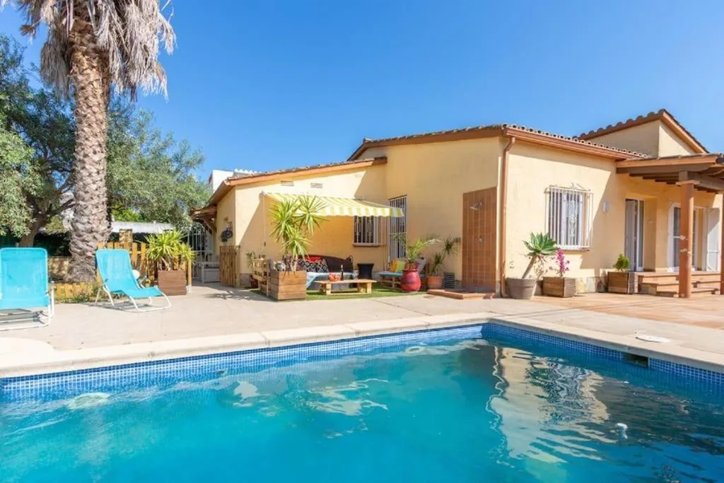 Casa com 2 quartos — SWIMING-POOL house in dowtown, beach, WIFI