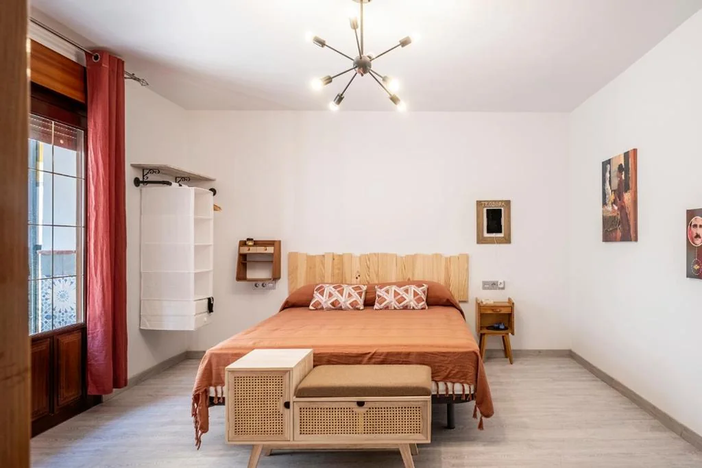 Habitación Doble Grande — TaDawn Literary