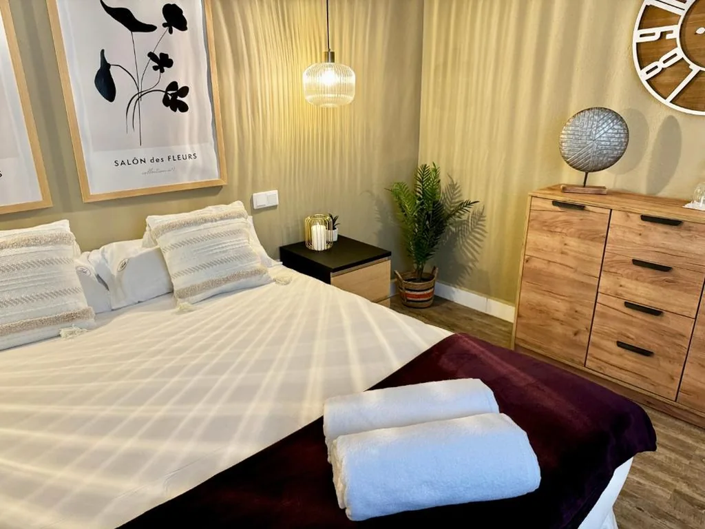 Quarto Superior com cama extragrande — TAK Boutique Old Town Marbella