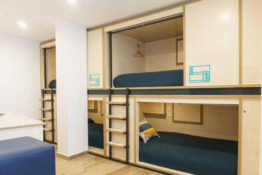 Bed in gemengde slaapzaal met 4 bedden — TAKE SURF Hostel Conil