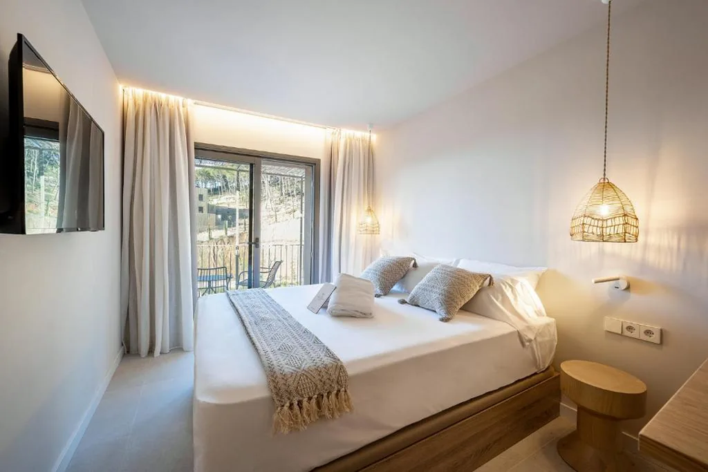 スタンダードダブルルーム — Talaia Plaza EcoResort Begur