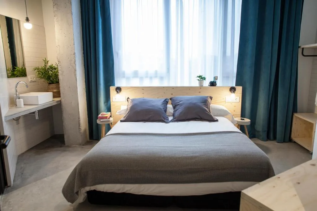 Chambre double avec salle de bains privative – 1 ou 2 lits — Talo Urban Rooms