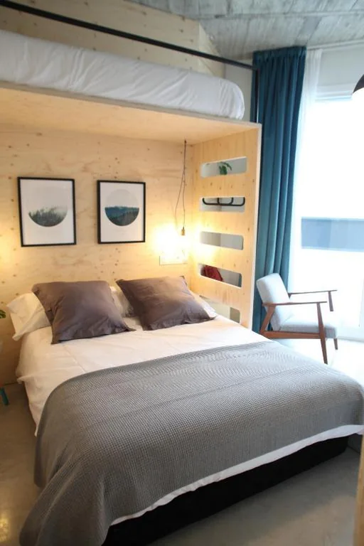 Chambre triple avec terrasse — Talo Urban Rooms