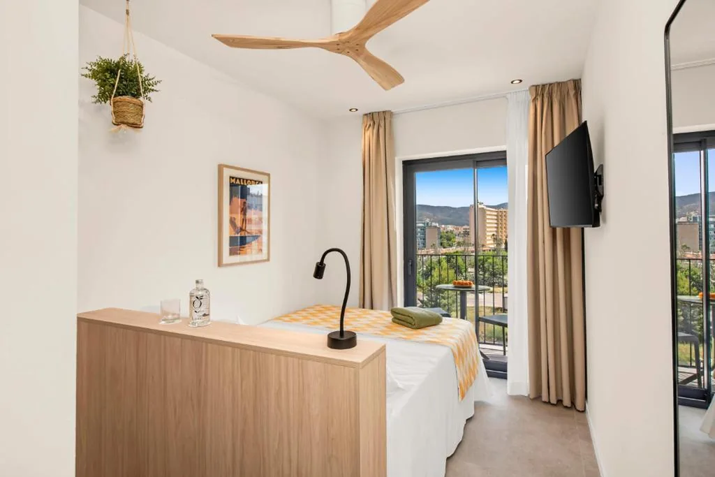 Superior Single Room -Unlimited Brunch — Tangerine by Honne Hotels - Adults Only