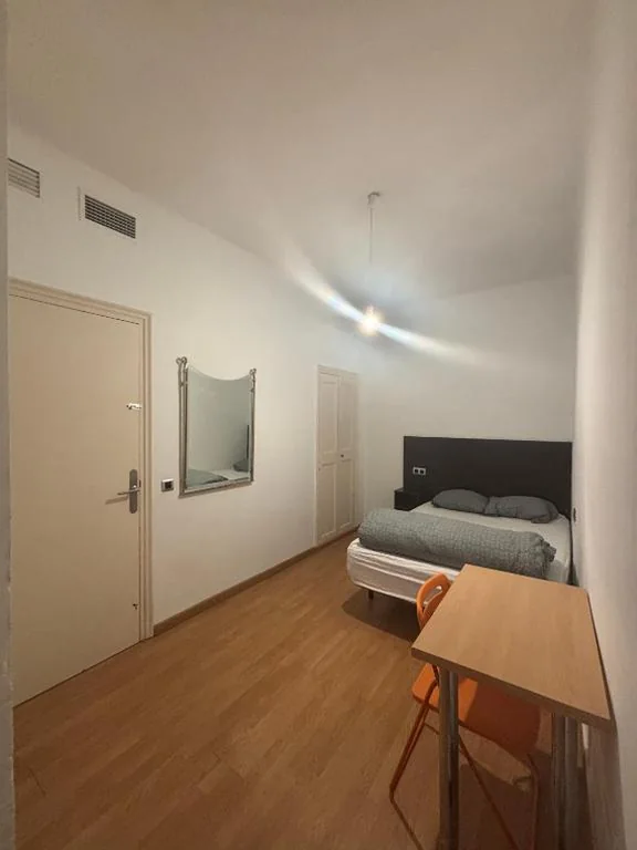 Standard-Doppelzimmer — Tarragona Hostel