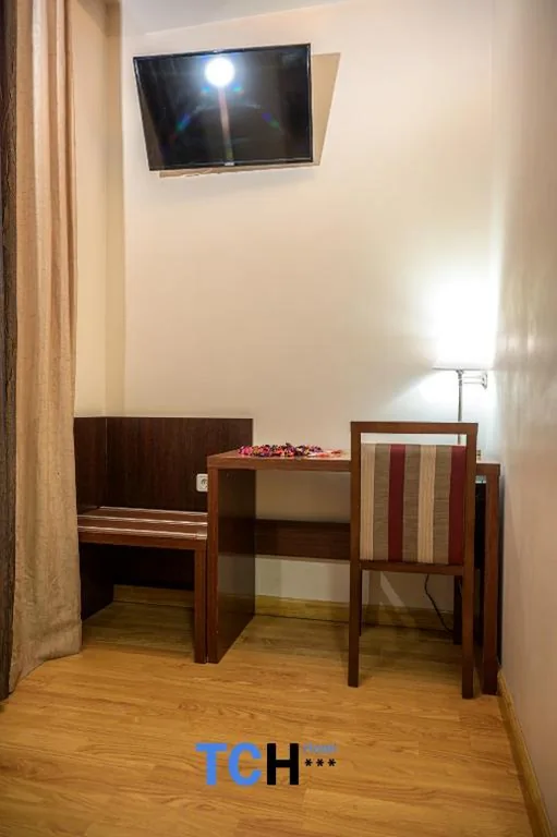 Habitación Triple Básica — TCH Hotel