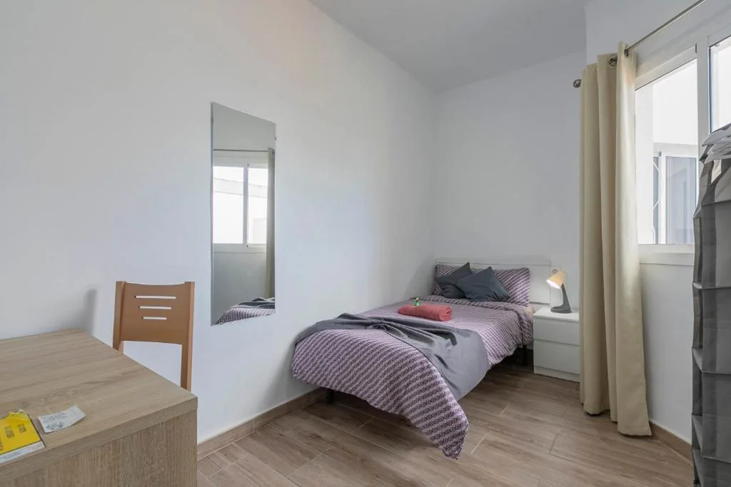 Standaard eenpersoonskamer met gedeelde badkamer — TENERIFE URBAN ROOMS