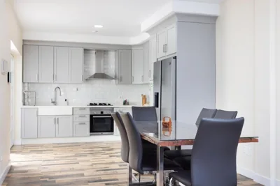 TenoHomes Spacious Buenavista House & BBQ — photo 10