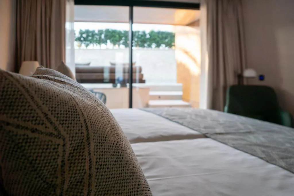 Chambre Double Deluxe — TenSuites - Adults Only