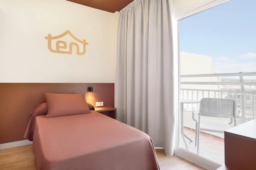 Single Room - Accommodation and Unlimited Brunch — tent Bahia de Palma