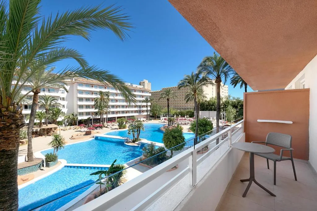 Suite con vista sulla piscina (2 adulti + 1 bambino) e brunch illimitato — tent Calvia Beach