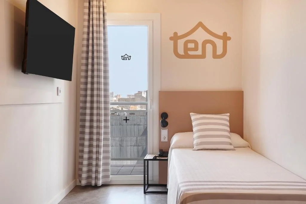 Camera singola - Pernottamento e brunch illimitato — tent Lloret de Mar