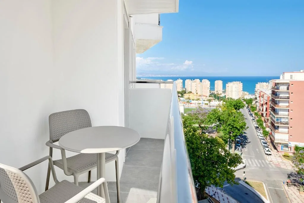 Habitación Individual con vistas al mar y brunch ilimitado — tent Torremolinos
