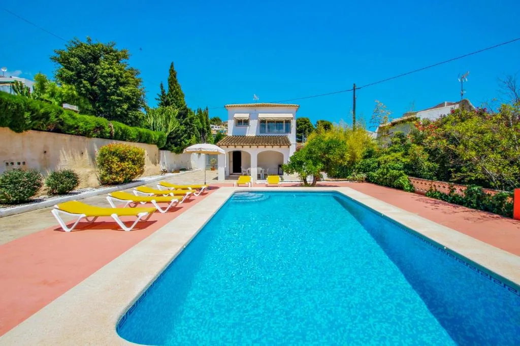 Villa con piscina privada — Tere - holiday home with private swimming pool in Calpe