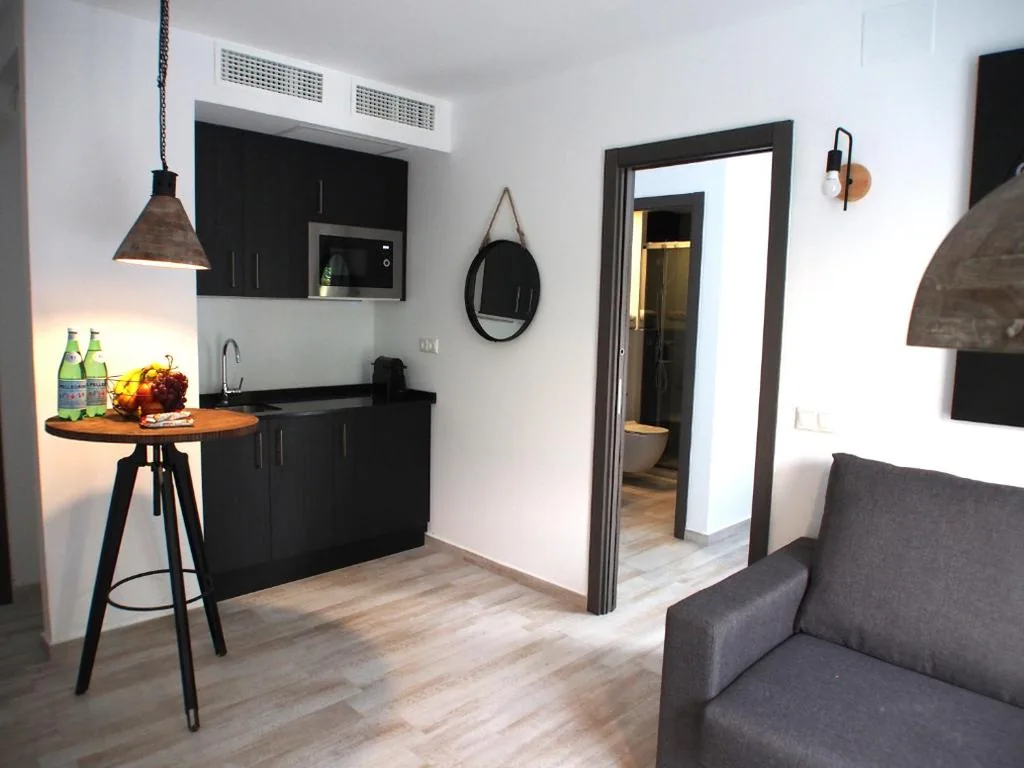 Suite Familiar Deluxe — Terrace Costa Hotel