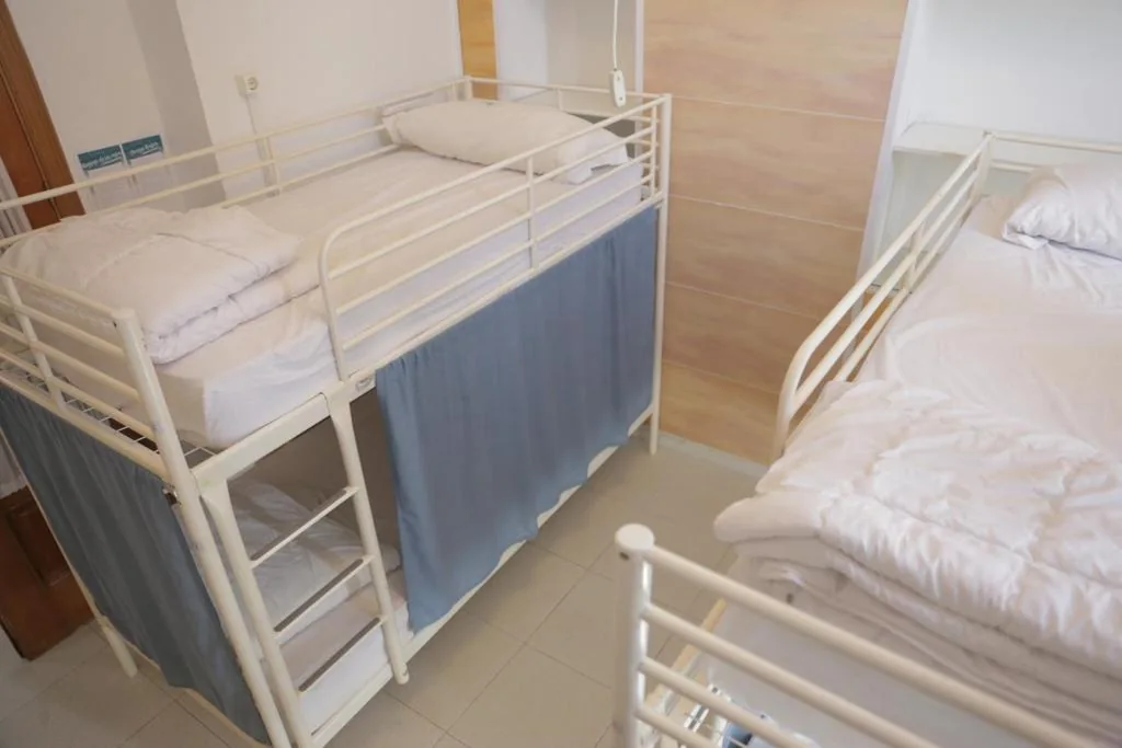 Cama en habitación compartida con 4 camas — Terraza del Limonar