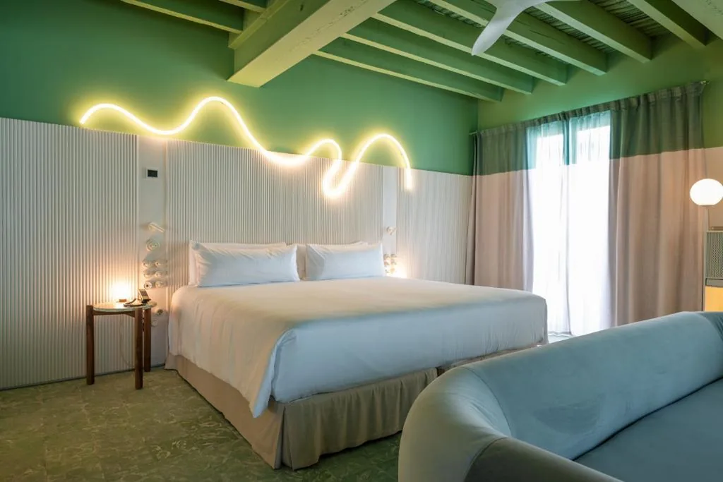 バルコニー付きジュニアスイート — Terreno Barrio Hotel