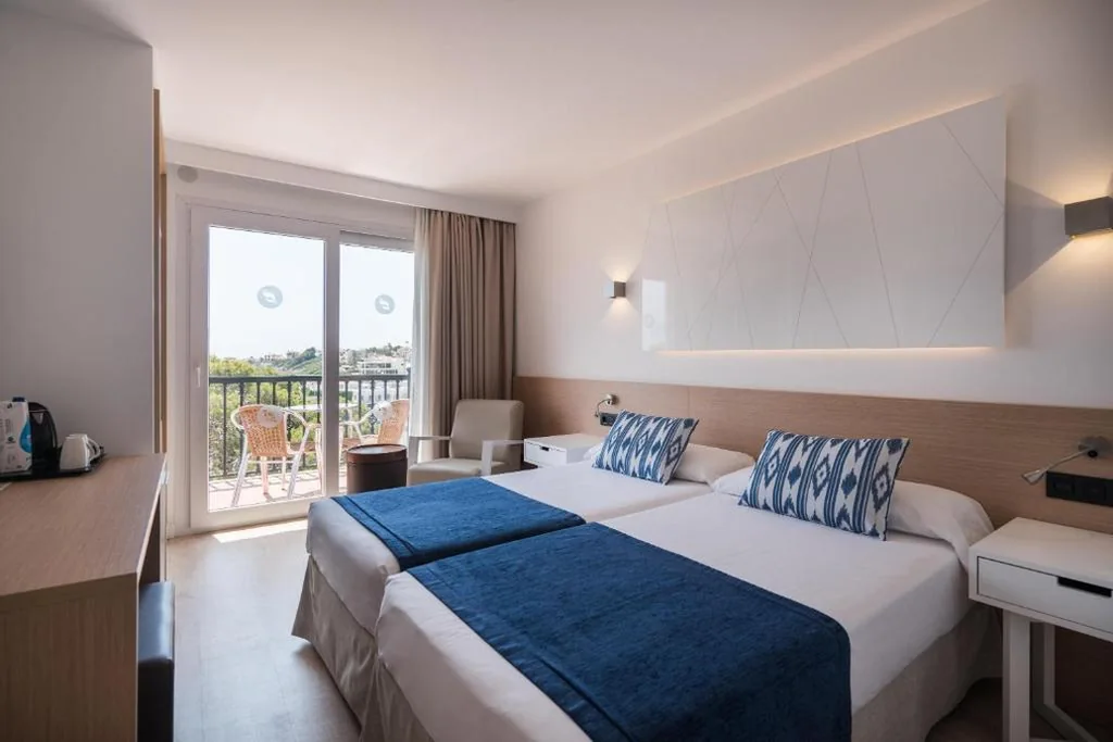 Tweepersoonskamer met 2 Aparte Bedden — THB Felip - Adults Only