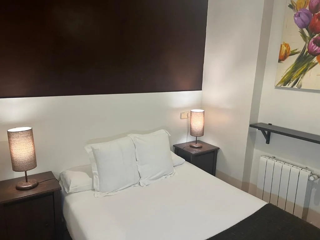 Habitación Doble Pequeña — THC Gran Via Hostel