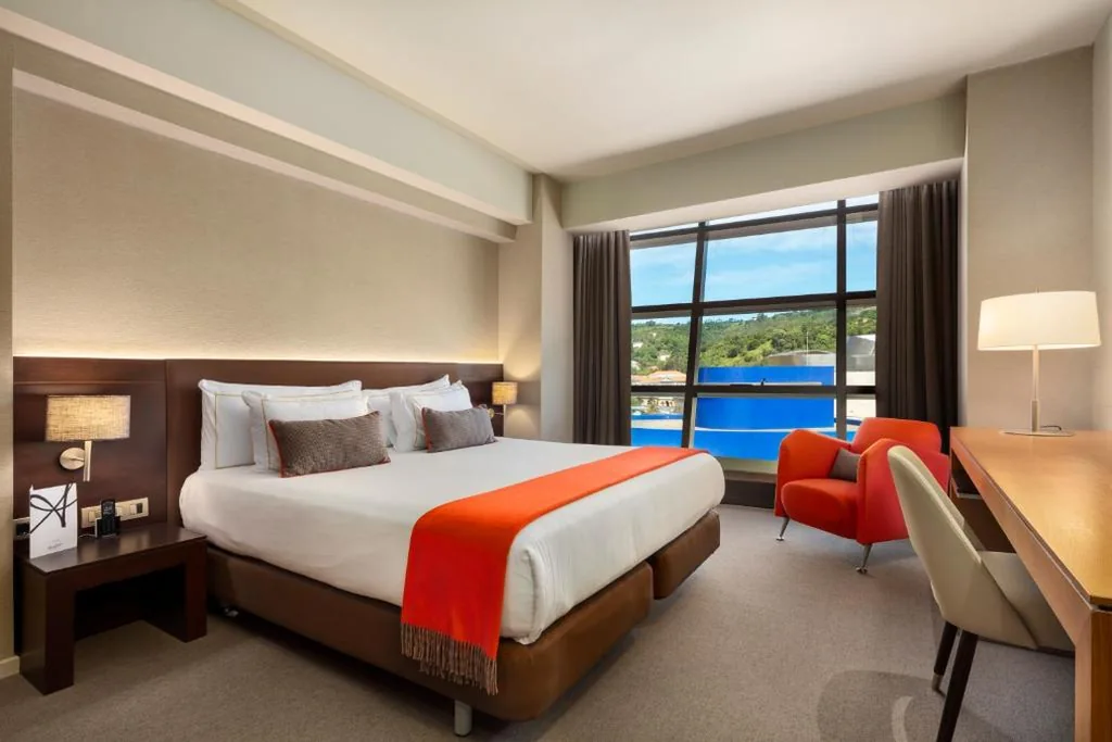 Habitación Deluxe con vistas al Guggenheim — The Artist Grand Hotel of Art