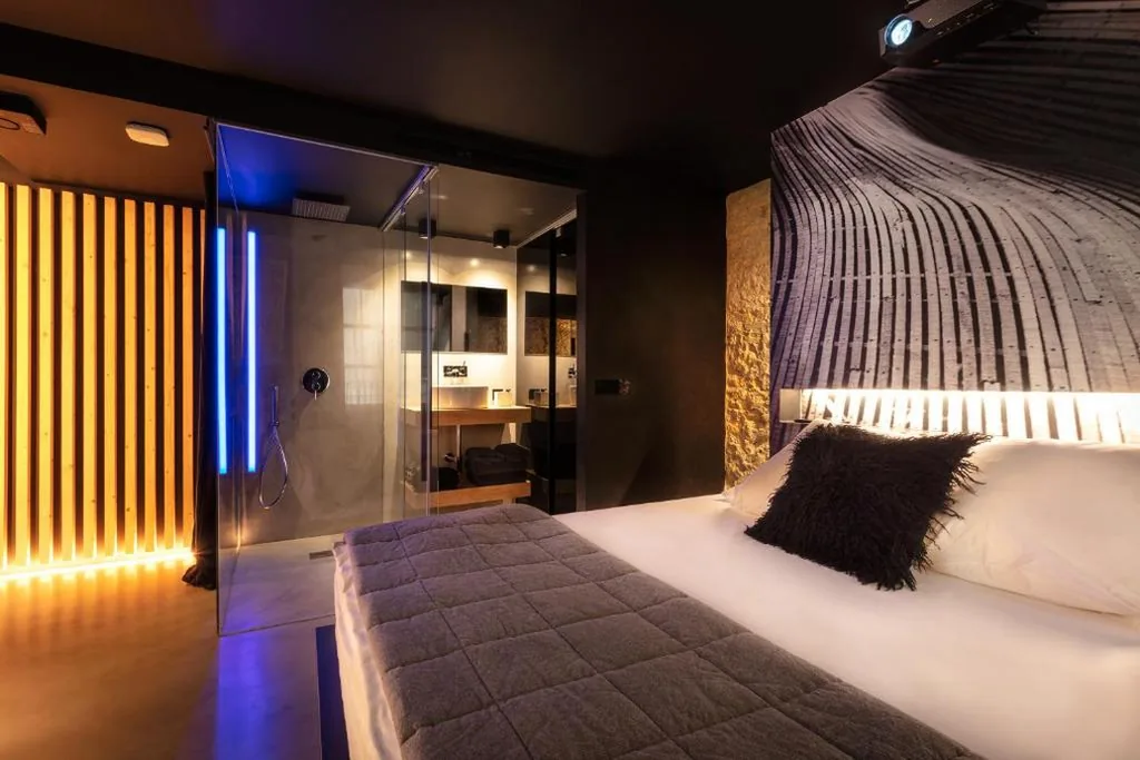 Quarto Duplo Superior — The Black Boutique -- Turistea Suites