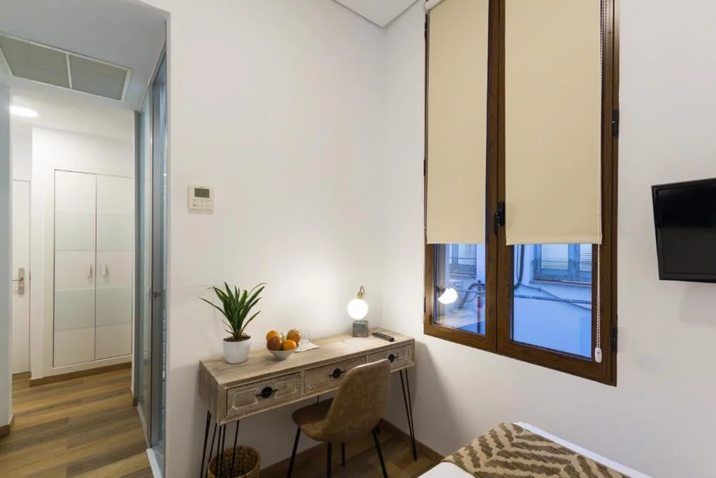 Quarto Individual — The Bridge Huertas - Hostal