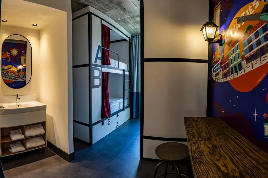 Bett im Schlafsaal für Frauen mit 4 Betten — The Central House Madrid Lavapiés