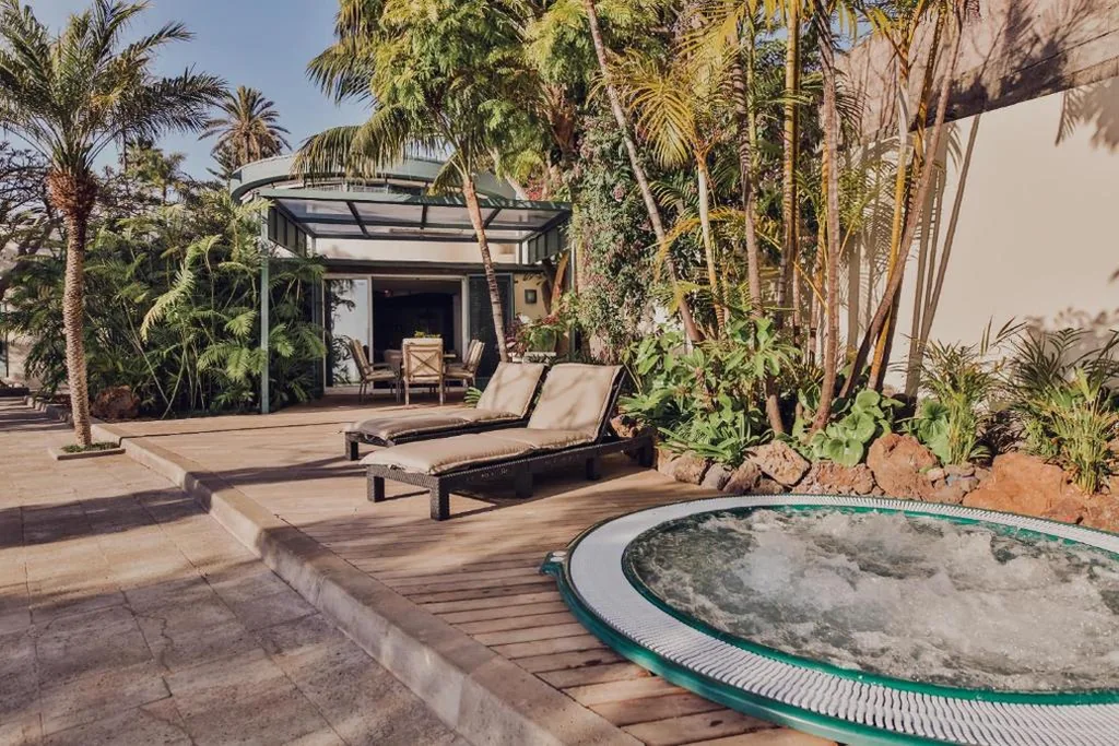 Villa met 2 slaapkamers — The Circular Villa - jacuzzi, hiking & vineyards