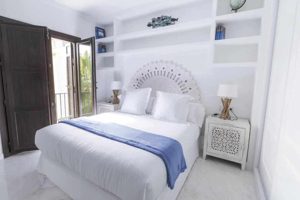 THE CLOCK HOUSE - Luxury Urban Suites