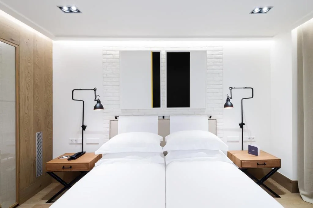 Tweepersoonskamer - 1 of 2 bedden — The Corner Hotel