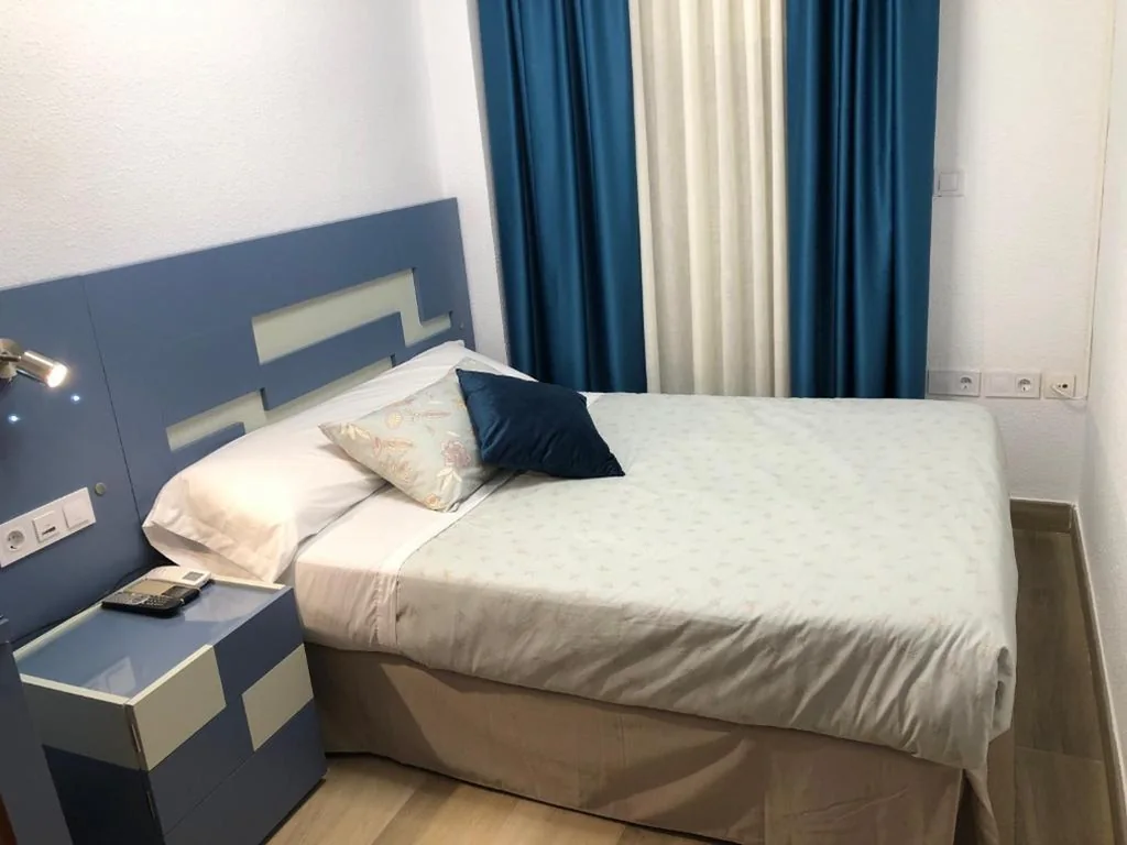 Petite chambre double — The Corner of Dreams