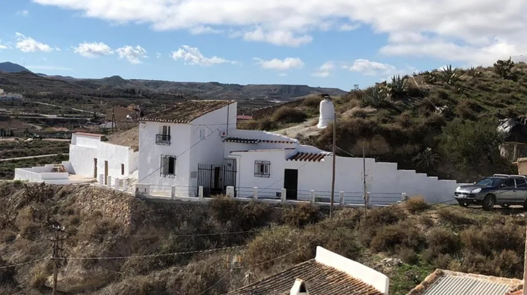 Huis met 4 slaapkamers — The Crystal Cave