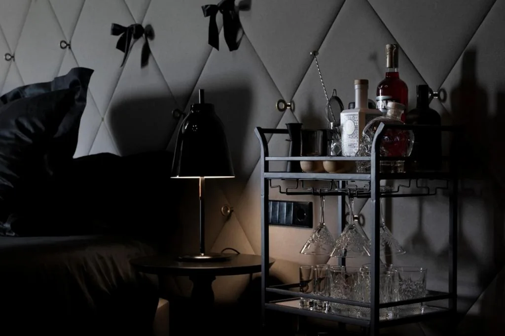 Suite Naughty — The Donna Portals