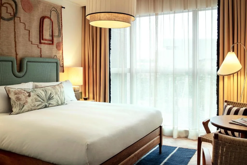 Roomy — The Hoxton, Poblenou