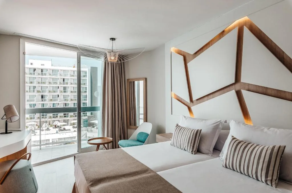Doppelzimmer Uncover — The Ibiza Twiins - 4* Sup