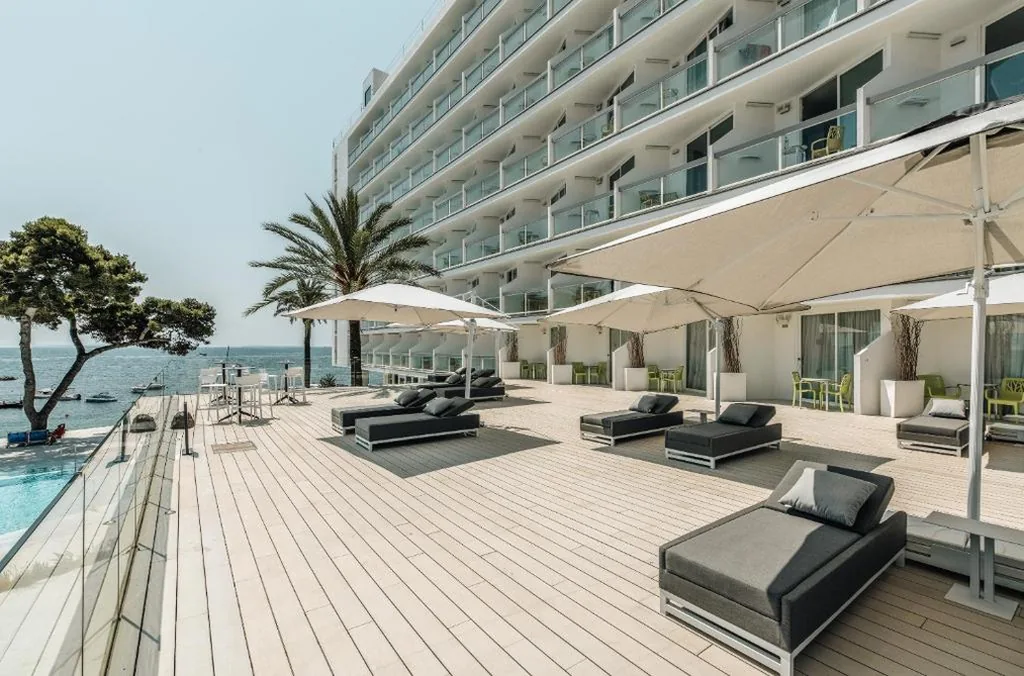 The Ibiza Twiins - 4* Sup