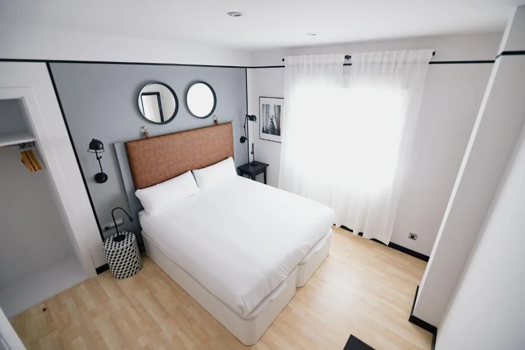 Habitación Doble Estándar — The Little Corner B&B