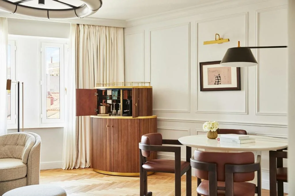 Suite 1 chambre Cervantes avec très grand lit double et vue sur la ville — The Palace, a Luxury Collection Hotel, Madrid