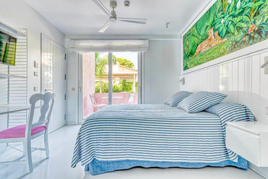 Habitación Deluxe — The Pink Elephant Hotel