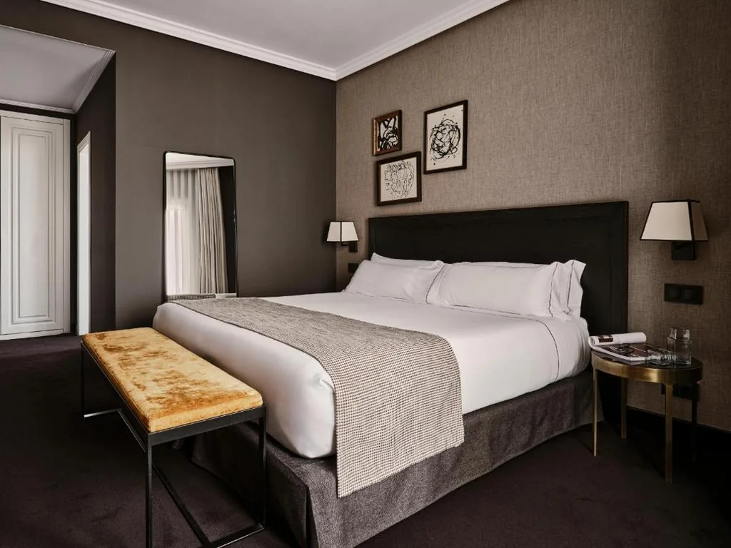 Habitación Doble Deluxe con balcón — The Principal Madrid, Small Luxury Hotels