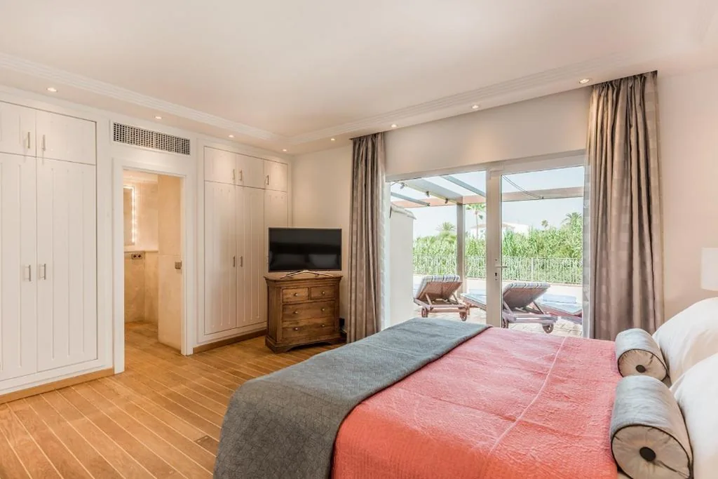 Suite Junior con vistas al océano — The Residence by the Beach House Marbella