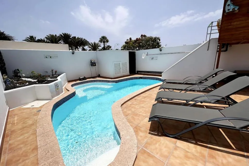 Haus mit 3 Schlafzimmern — The Sallies - 3 bedroom villa with private pool