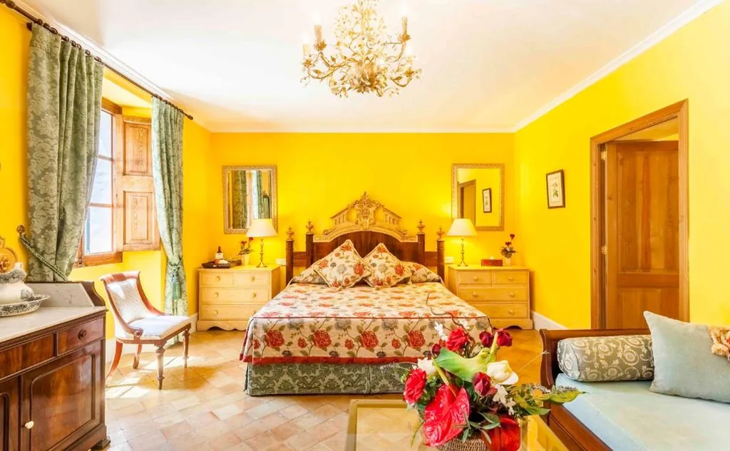 Suite Junior con vistas al jardín — The Salvia - Adults Only