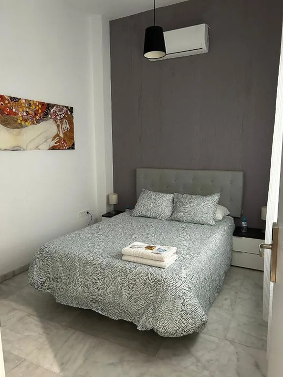 Camera doppia con bagno in comune — The Spot Central Hostel