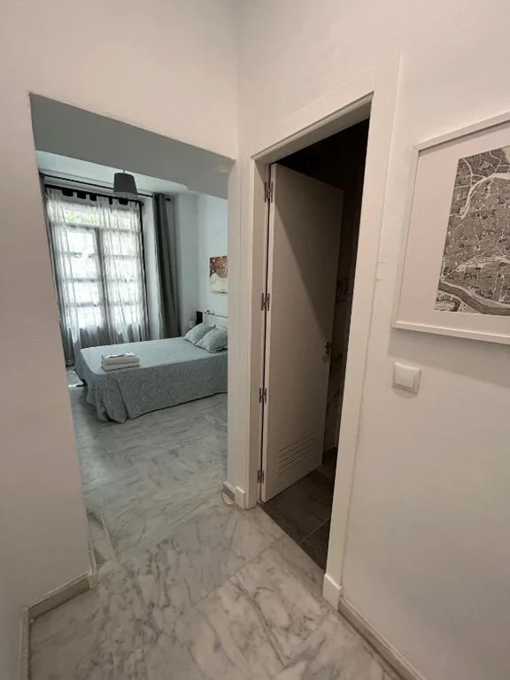 Camera doppia con bagno privato — The Spot Central Hostel