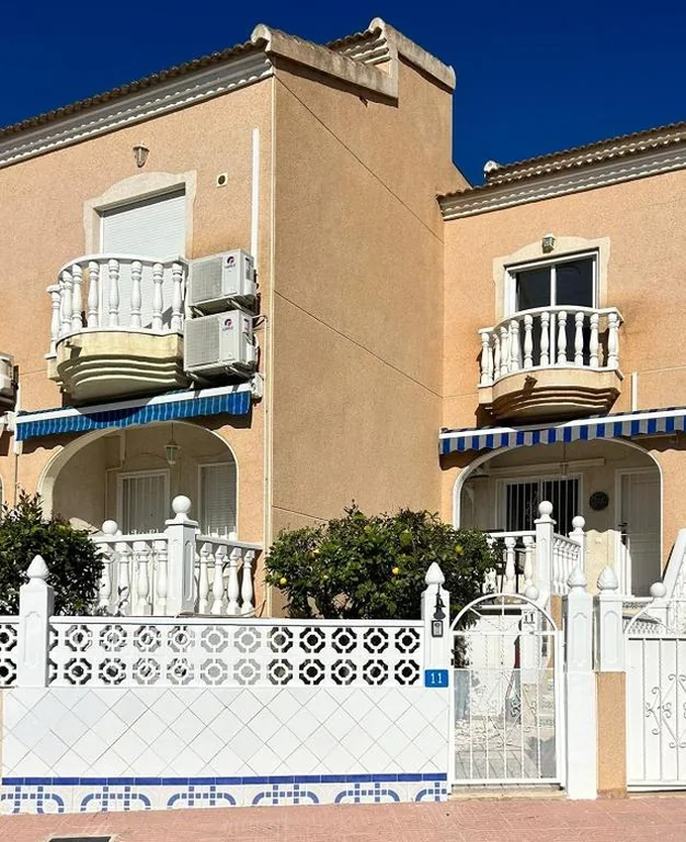 ベッドルーム2室のヴィラ — The Triana Townhouse